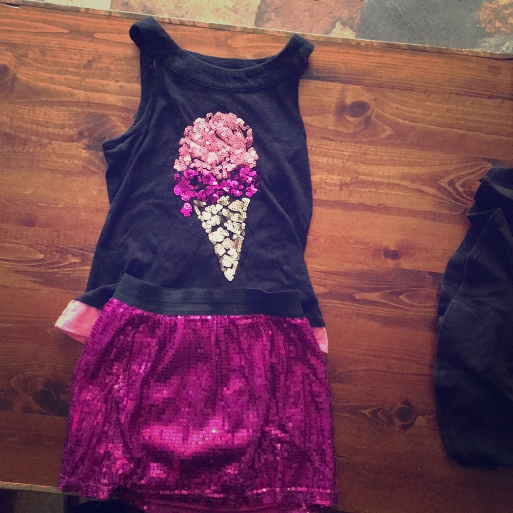 Outfit and a skirt
